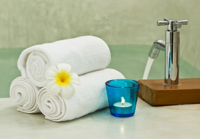 Si definisce terapia termale o crenoterapia l’utilizzo delle acque minerali con finalità terapeutiche. Nella foto, una vasca per lavaggio termale.